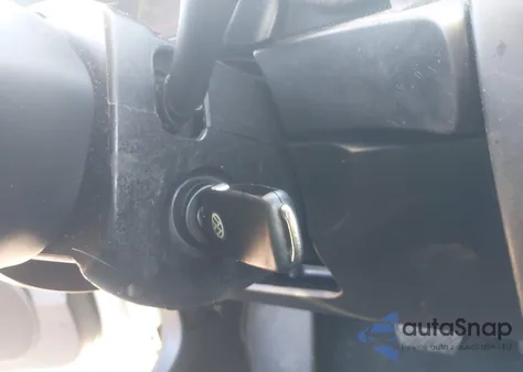 2007 Volkswagen New Beetle Triple White from USA, damaged, VIN 3VWFF31Y97M422349